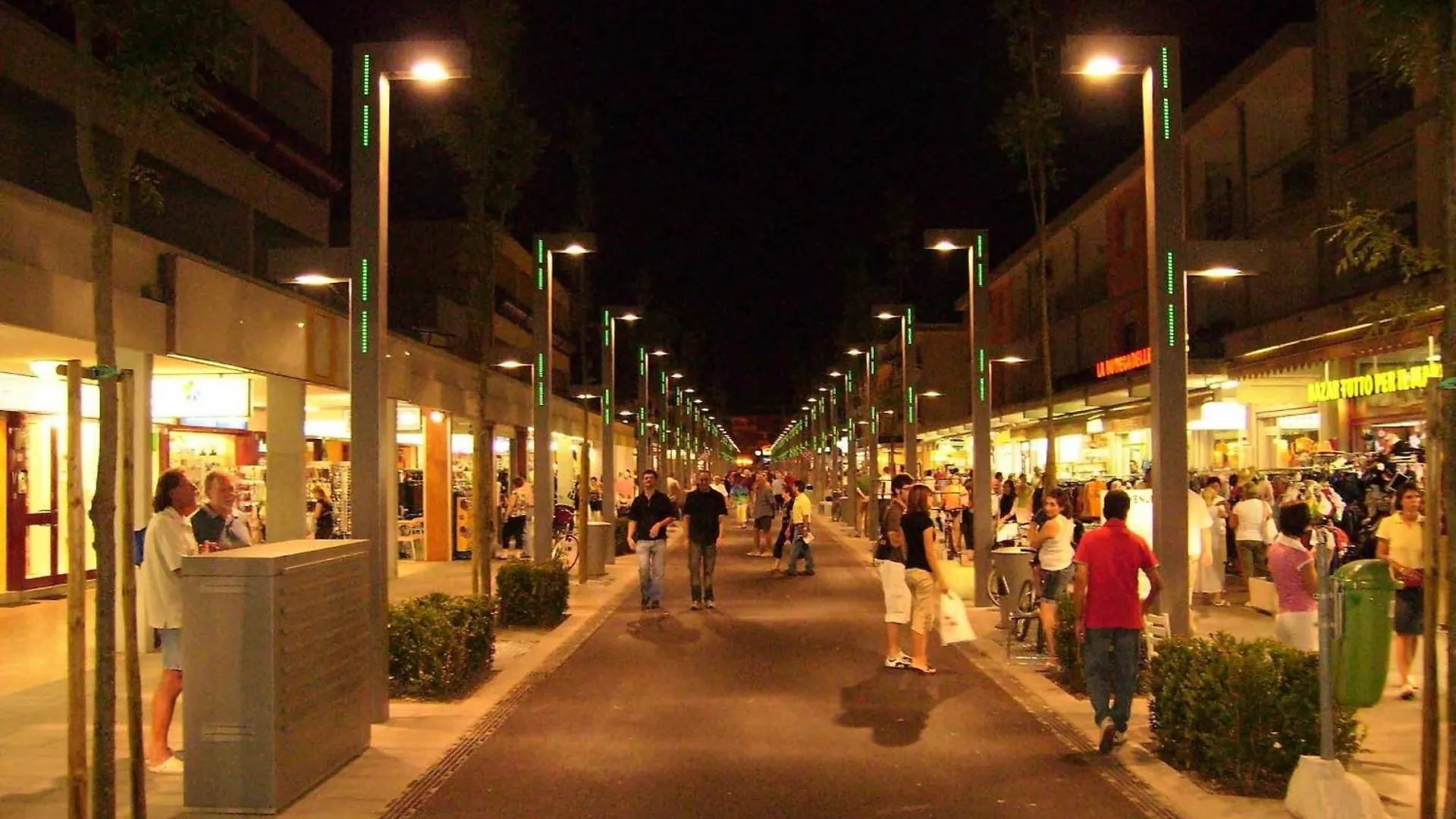 Apartment Accommodation Close To The Beach - Beahost - Bibione Italy